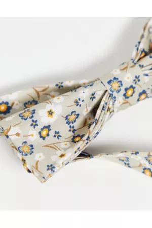 Gianni Feraud Bow tie and pocket square in light green floral