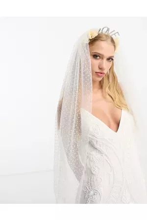 Pieces Bride To Be 'love' headband with veil in