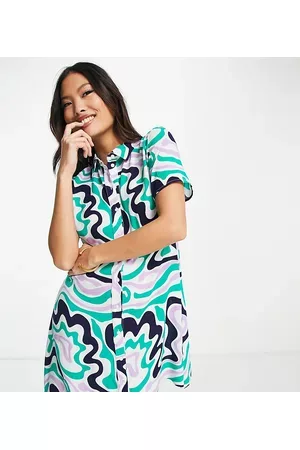 Pieces Exclusive mini shirt dress in wavy print