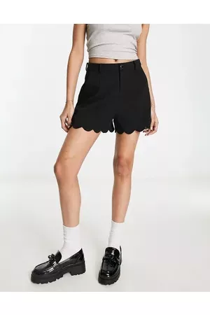 Morgan Women Shorts - Tailored short with scallop hem detail in