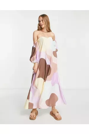 ASOS Crinkle trapeze maxi dress with sleeve in abstract print