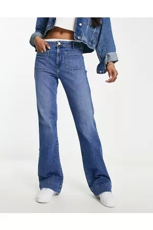 Wrangler Flared jean with front pockets in mid
