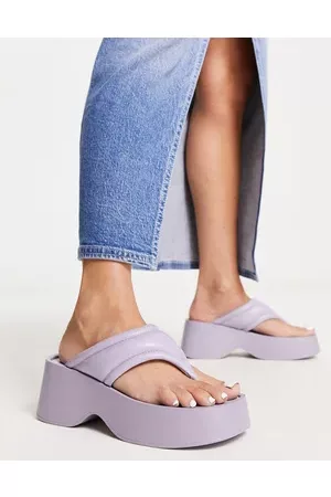 London Rebel Women Sandals - Flatform toe thong sandals in lilac