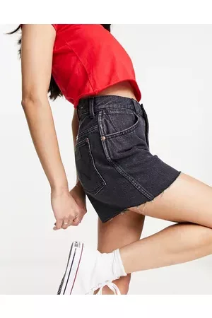 Wrangler Women Shorts - High waist denim short in washed