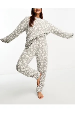 Loungeable Plus skiing polar bear pajama set in lilac