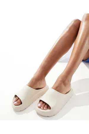 Schuh Tatia slides in ecru