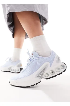 Nike Air Max DN unisex trainers in and white