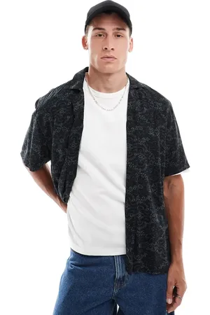 Hollister Short sleeve revere collar textured rayon medallion print shirt in