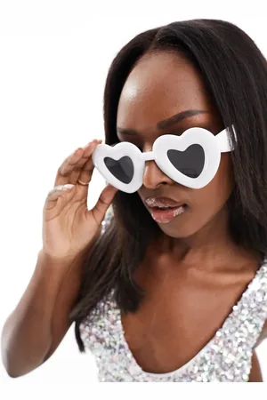 Jeepers Peepers Bubble heart sunglasses in
