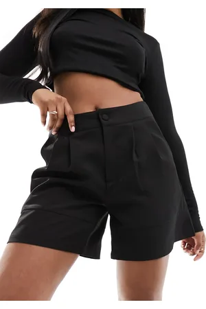 Extro & Vert Tailored highwaisted shorts in