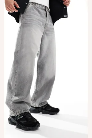Bershka Skater fit jeans in washed