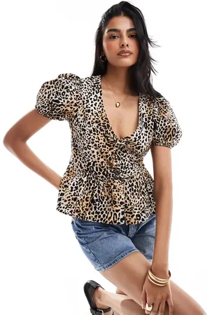 Bershka Puff sleeve peplum top in leopard print
