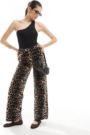 Stradivarius STR asymmetric body in