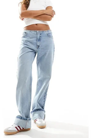 Pull&Bear Mid rise straight leg jean with raw waistband in medium