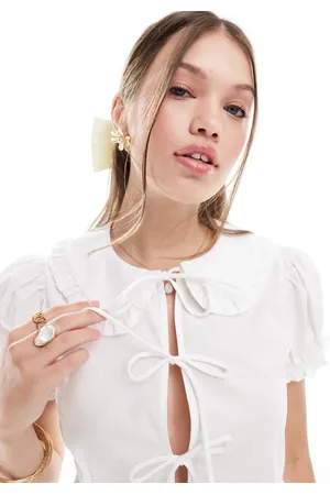 Bershka Poplin peplum tie detail top in white