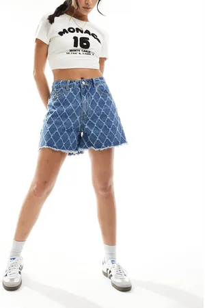 VILA Freyed denim shorts in medium wash