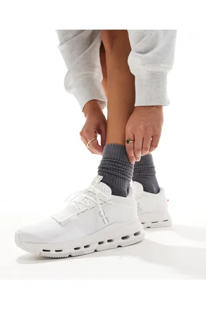 On Running ON Cloudnova 2 all day trainers in all