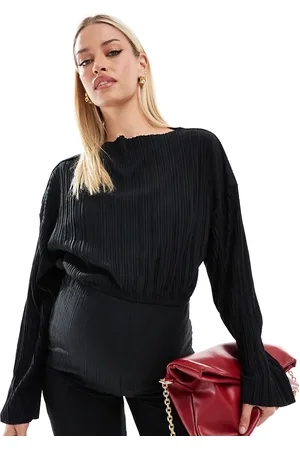 Mama;licious Mamalicious Maternity long sleeved plisse cropped top co-ord in