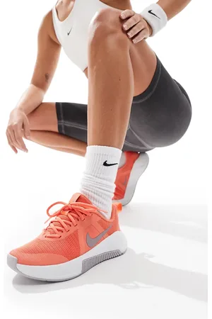 Nike MC 3 trainers in