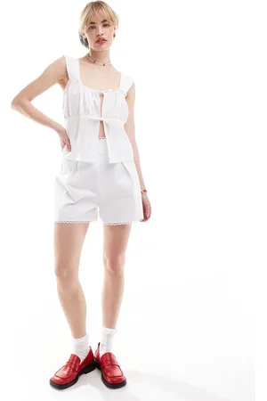 Glamorous High-waist lace edge shorts in