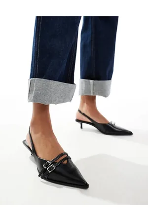 Bershka Buckle detail heeled court shoes in