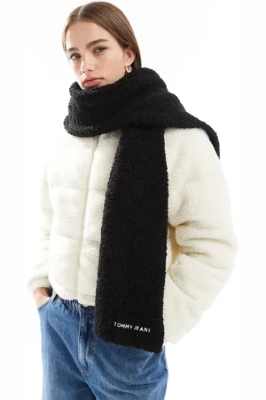 Tommy Hilfiger Teddy scarf in