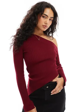 Bershka Asymetric knitted top in burgundy