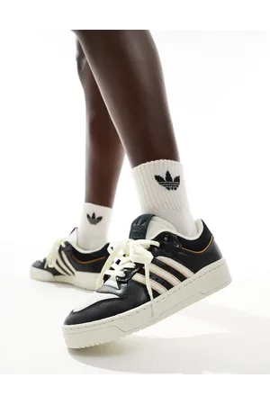 adidas Rivalry Low trainers in black