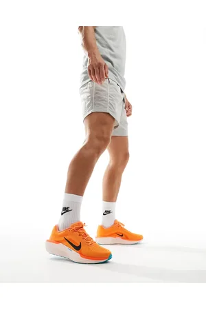 Nike Air Winflo 11 trainers in
