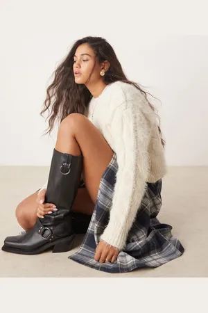 VILA Cropped fluffy cable knit jumper in cream
