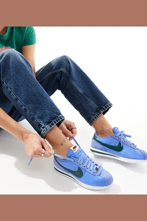 Nike Cortez trainers in and green