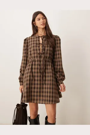 Glamorous Long sleeve mini smock dress with front ties in brown check