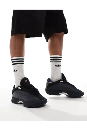 adidas IIInfinity 130 trainers in