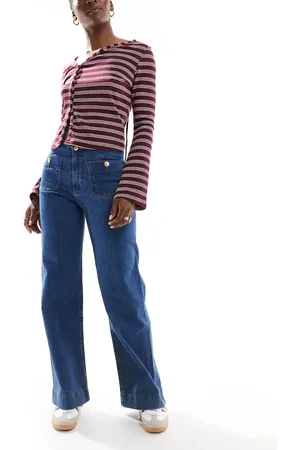 Stradivarius Straight leg jean with button detail in mid