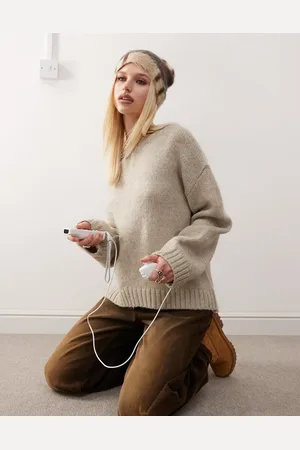 Monki Crew neck knitted sweater in beige