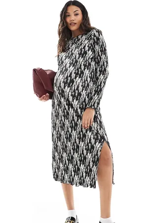 Mama;licious Mamalicious Maternity plisse midi dress with side split in mono print