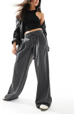 Pull&Bear Wide leg tailored trousers with tie waist in charcoal
