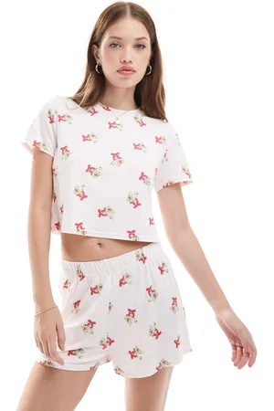 Loungeable Christmas Mistletoe print jersey pyjama t-shirt and shorts set in light