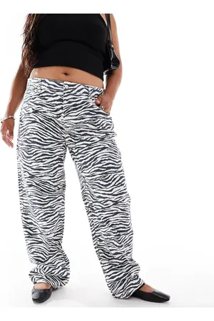 ASOS ASOS DESIGN Curve baggy jean in zebra print