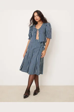 Glamorous Midaxi kilt with side ties in green stripe co-ord