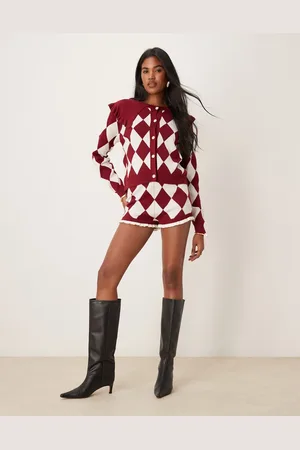 Neon Rose Harlequin argygle knitted shorts in burgundy
