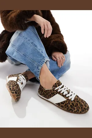 Schuh Meredith trainers in leopard suede