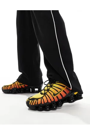 Nike Shox TL trainers in and black