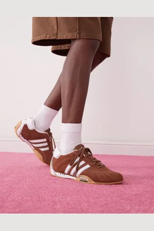 adidas AdiRacer Low trainers and white