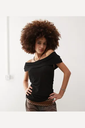 COLLUSION Off shoulder scoop detail top in