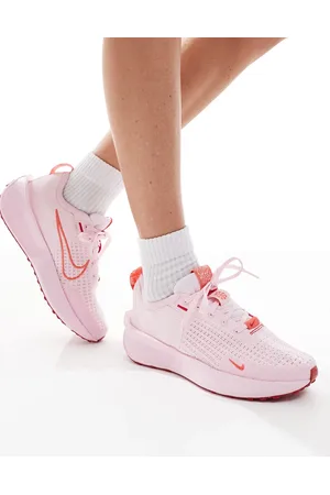 Nike Interact Run SE trainers in