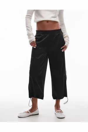 Résumé Resume sporty capri trousers with contrast tipping & toggle