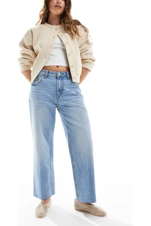 Stradivarius D96 straight cropped jean in mid wash