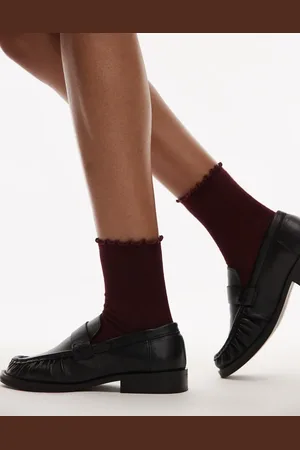 Topshop Ribbed socks with frill edge in burgundy
