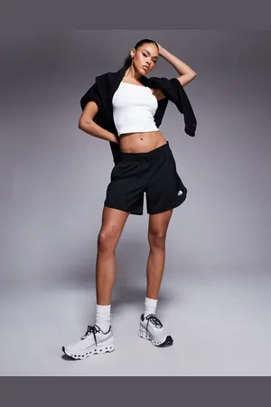 The North Face Training Flex logo 5"" woven shorts in
